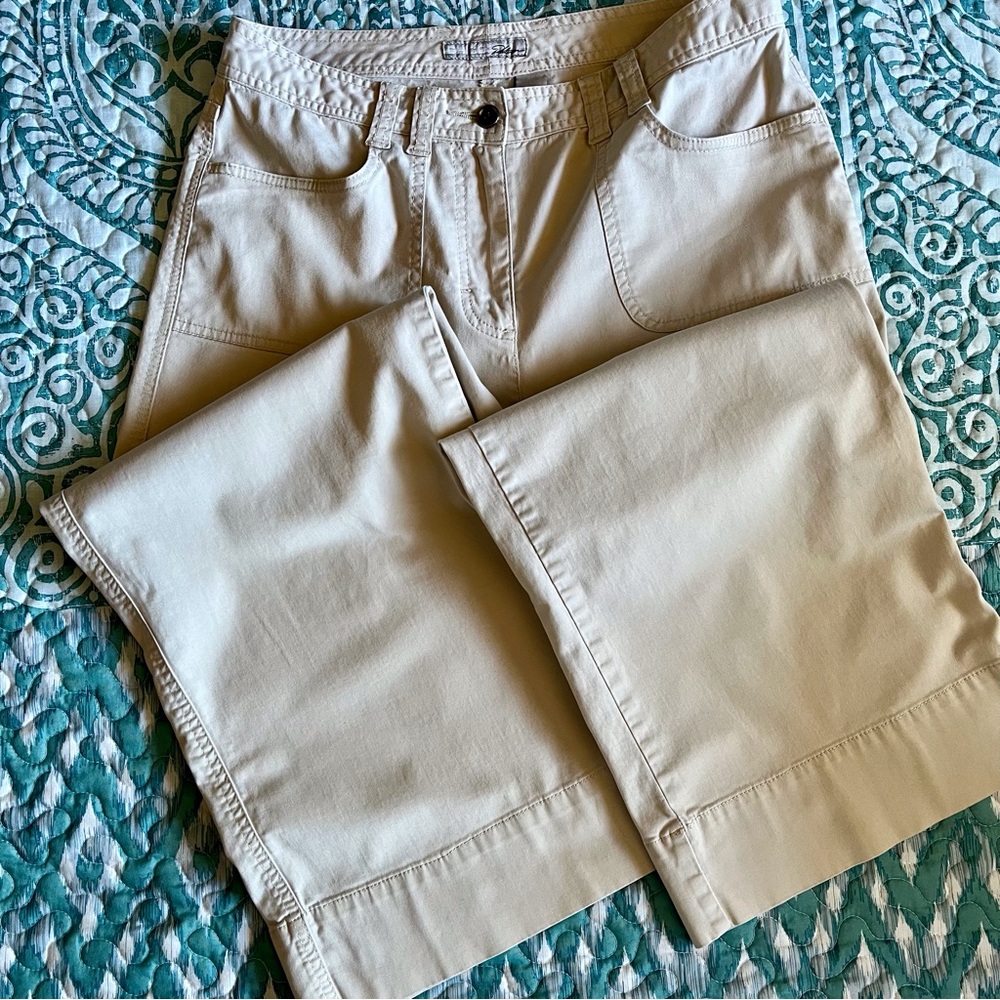 Chico’s “Regatta Crop” Khakis Size 1.5 - Picture 4 of 6